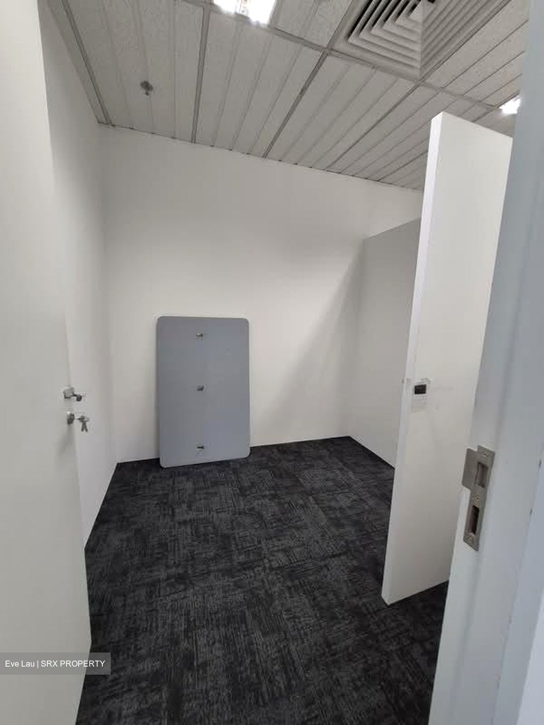 Income At Raffles (D1), Office #553867411